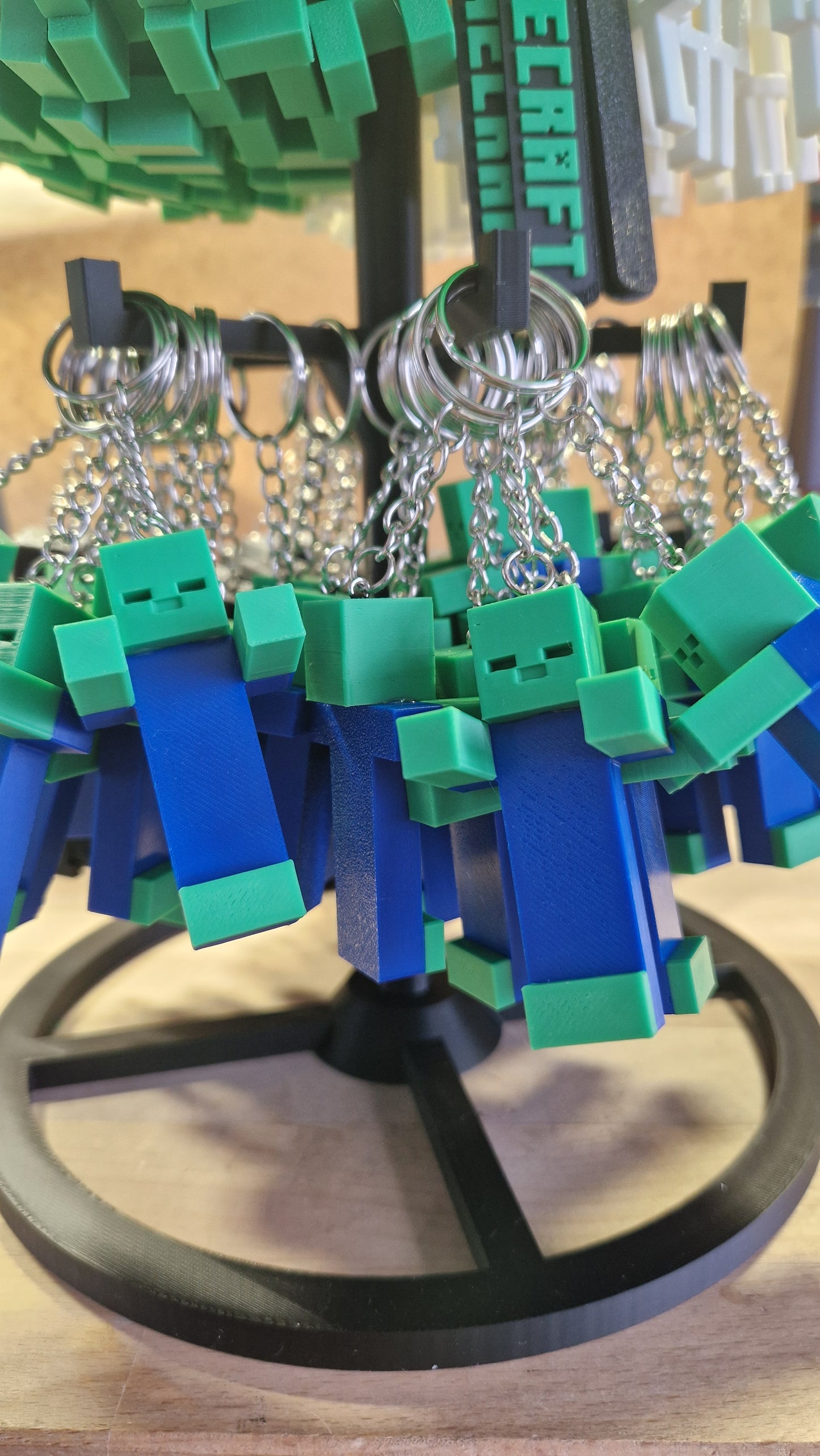 Pixel-Inspired Keychains – Zombie, Skeleton, Enderman, Slime & Creeper