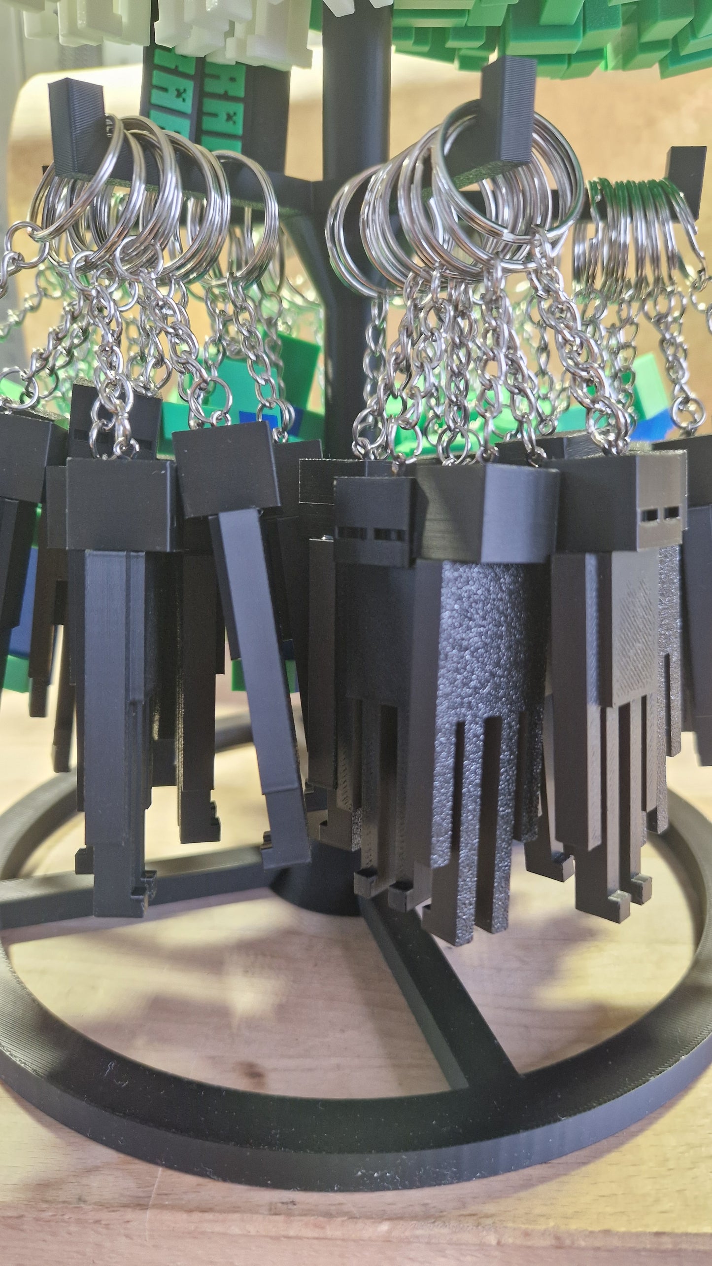 Pixel-Inspired Keychains – Zombie, Skeleton, Enderman, Slime & Creeper