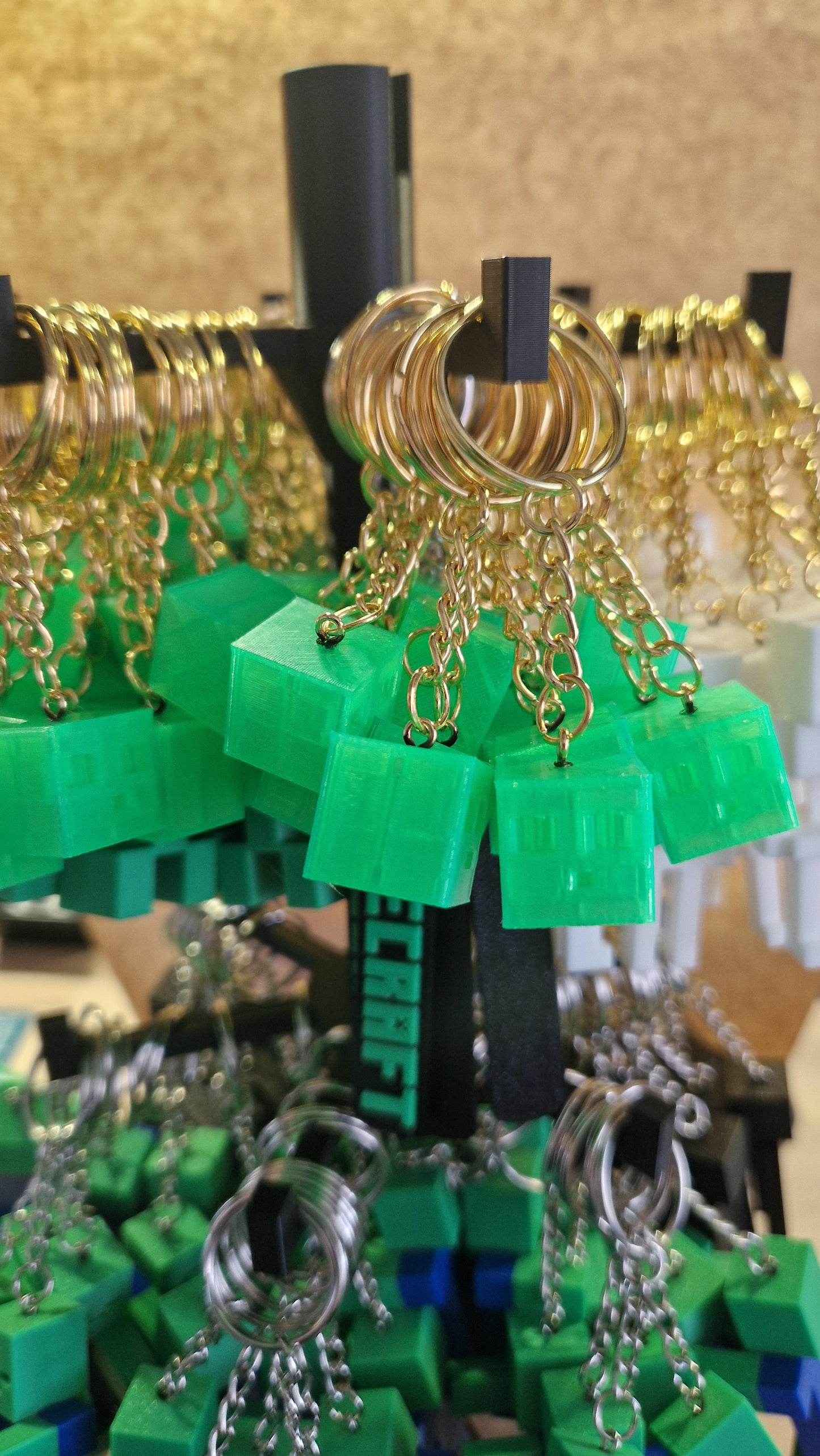 Pixel-Inspired Keychains – Zombie, Skeleton, Enderman, Slime & Creeper