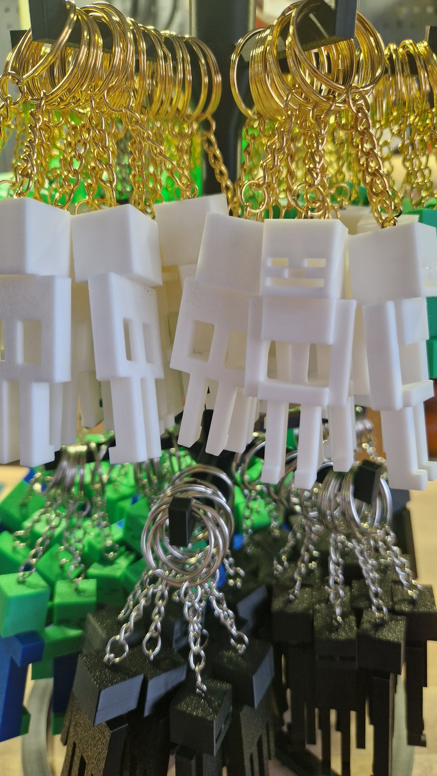 Pixel-Inspired Keychains – Zombie, Skeleton, Enderman, Slime & Creeper