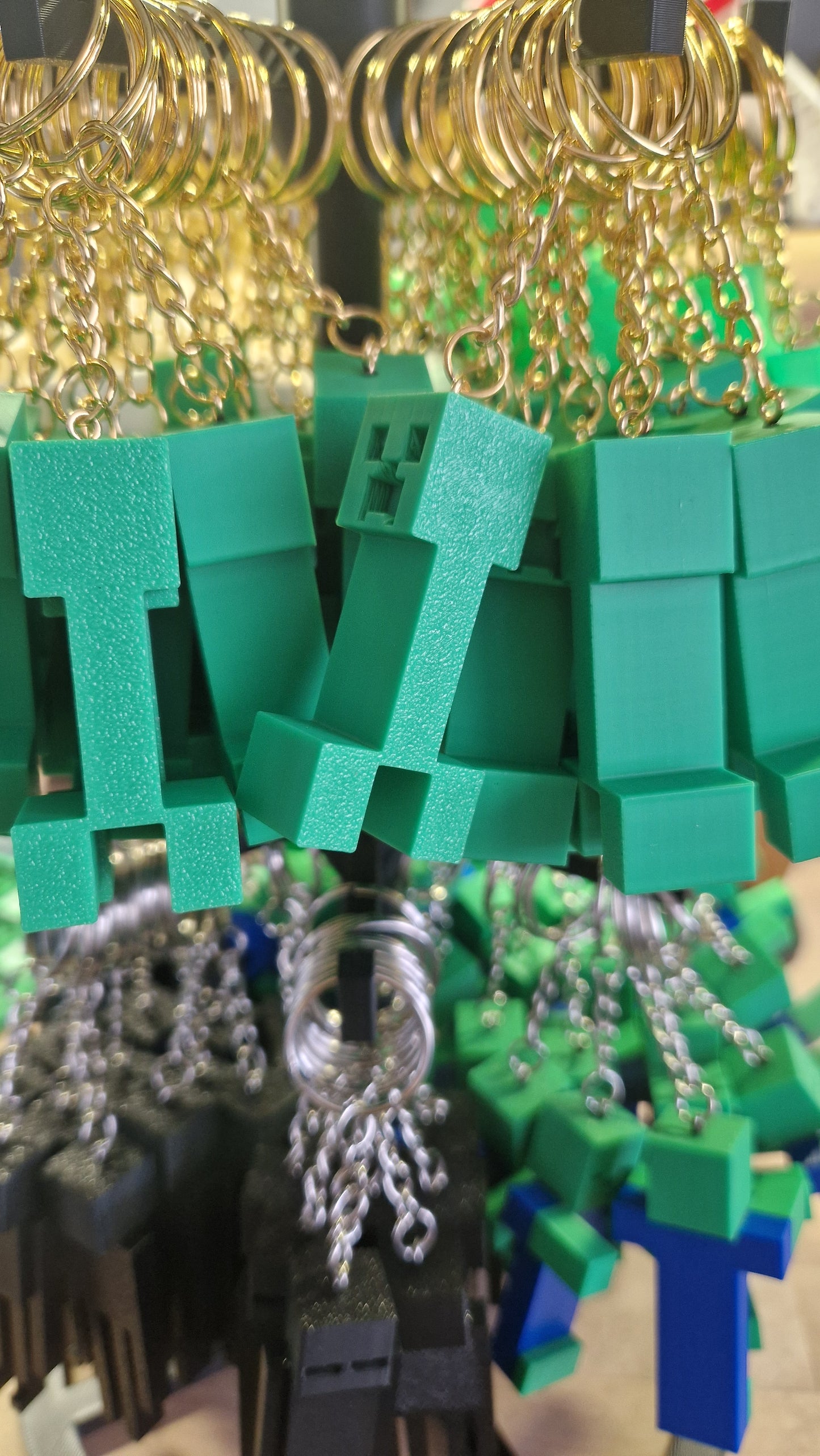 Pixel-Inspired Keychains – Zombie, Skeleton, Enderman, Slime & Creeper